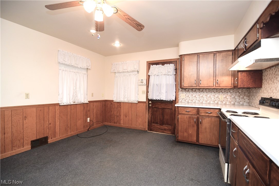 860 Meridian Street Akron, OH 44310 - Photo 8 of 23 Gallery Image 8