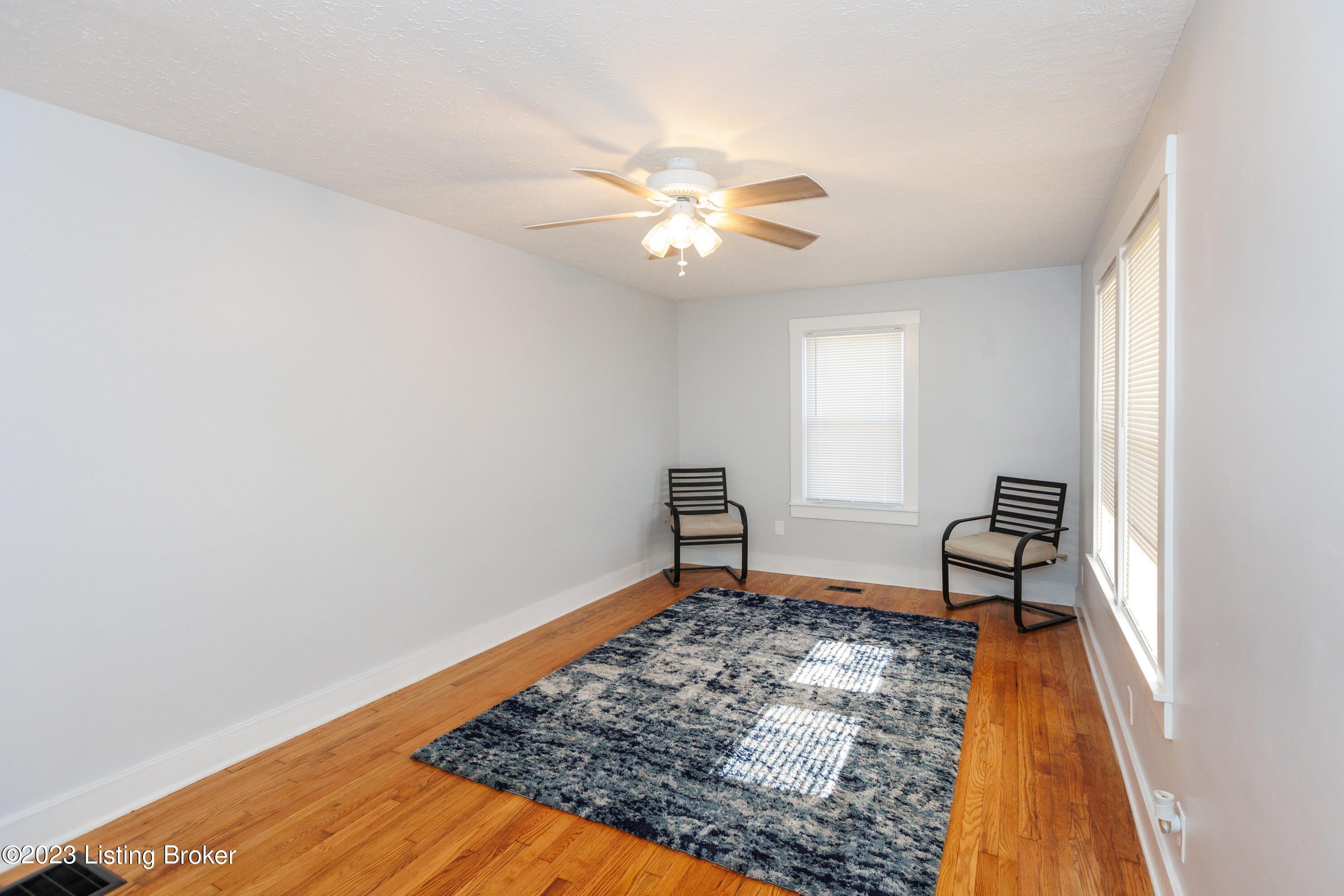 4515 Dover Road Louisville, KY 40216 - Photo 28 of 39 009