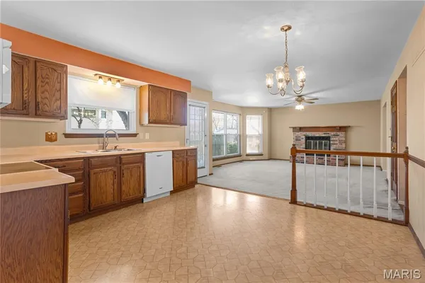 $424,900 | 1530 Apple Way Court, Ballwin, MO 63021