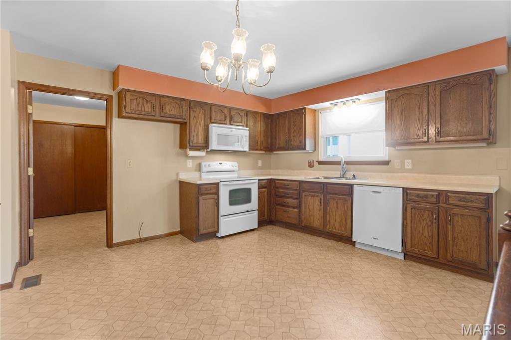 1530 Apple Way Court Ballwin, MO 63021 - Photo 15 of 35