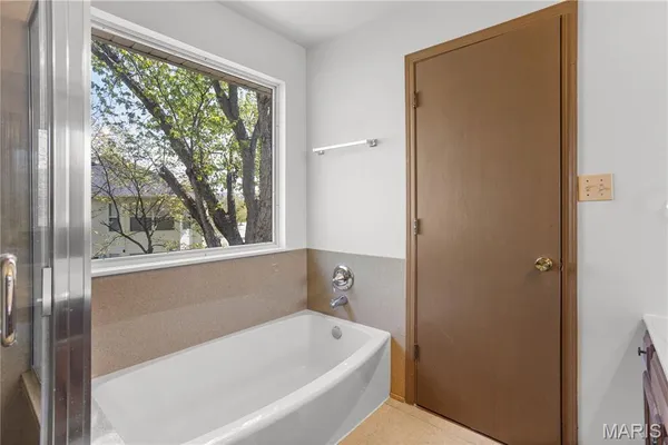 $424,900 | 1530 Apple Way Court, Ballwin, MO 63021