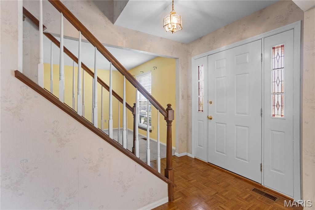 1530 Apple Way Court Ballwin, MO 63021 - Photo 7 of 35