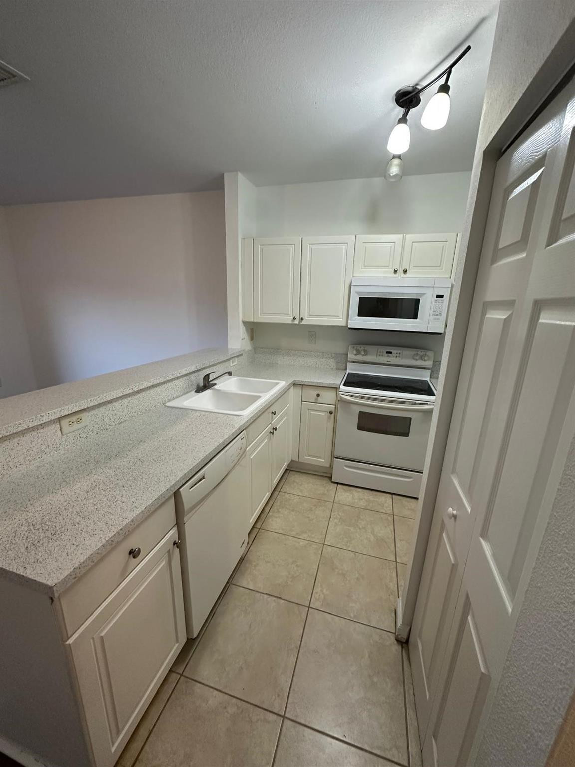 1555 Northeast 33rd Road, Unit 104 Homestead, FL 33033 - Photo 12 of 24 Photo 12