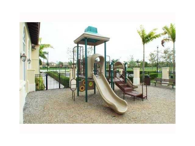 1555 Northeast 33rd Road, Unit 104 Homestead, FL 33033 - Photo 5 of 24 Photo 5