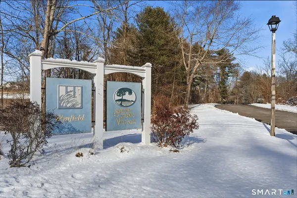 $459,000 | 170 Thistle Pond Drive, Unit 170, Bloomfield, CT 06002