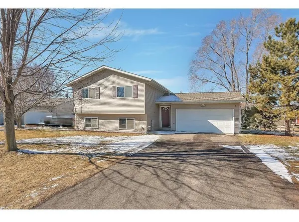 $280,000 | 407 Suncrest Drive, Avon, MN 56310