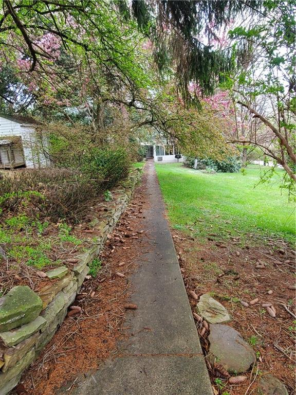 124 Altman Road Jeannette, PA 15644 - Photo 4 of 25 Gallery Image 4