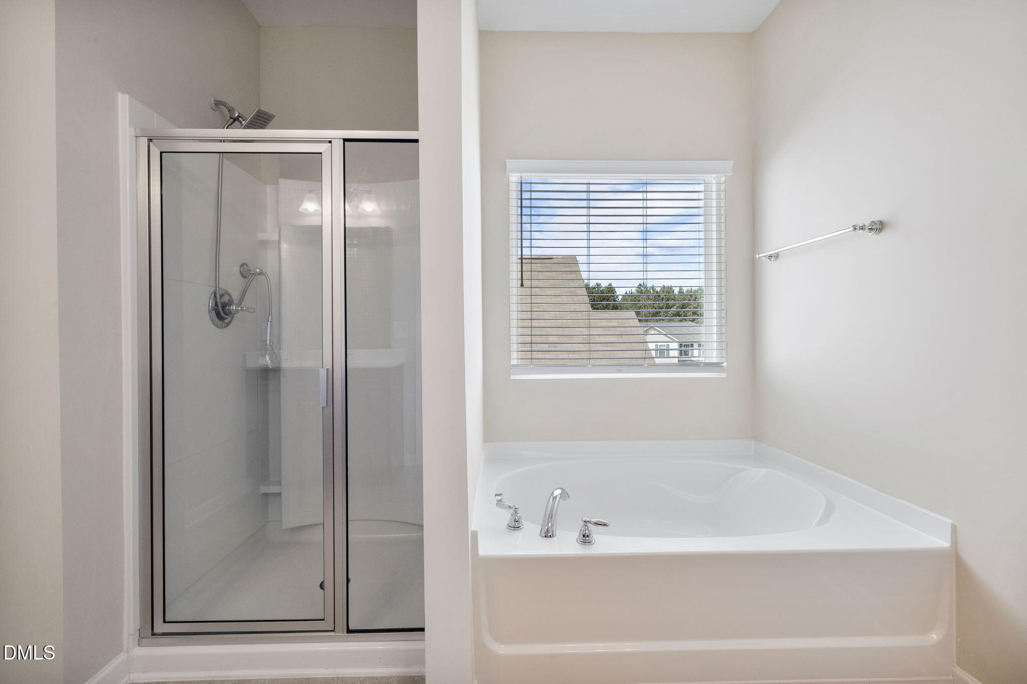 6806 Shane Drive Raleigh, NC 27610 - Photo 19 of 30 21-web-or-mls-DX3A9901