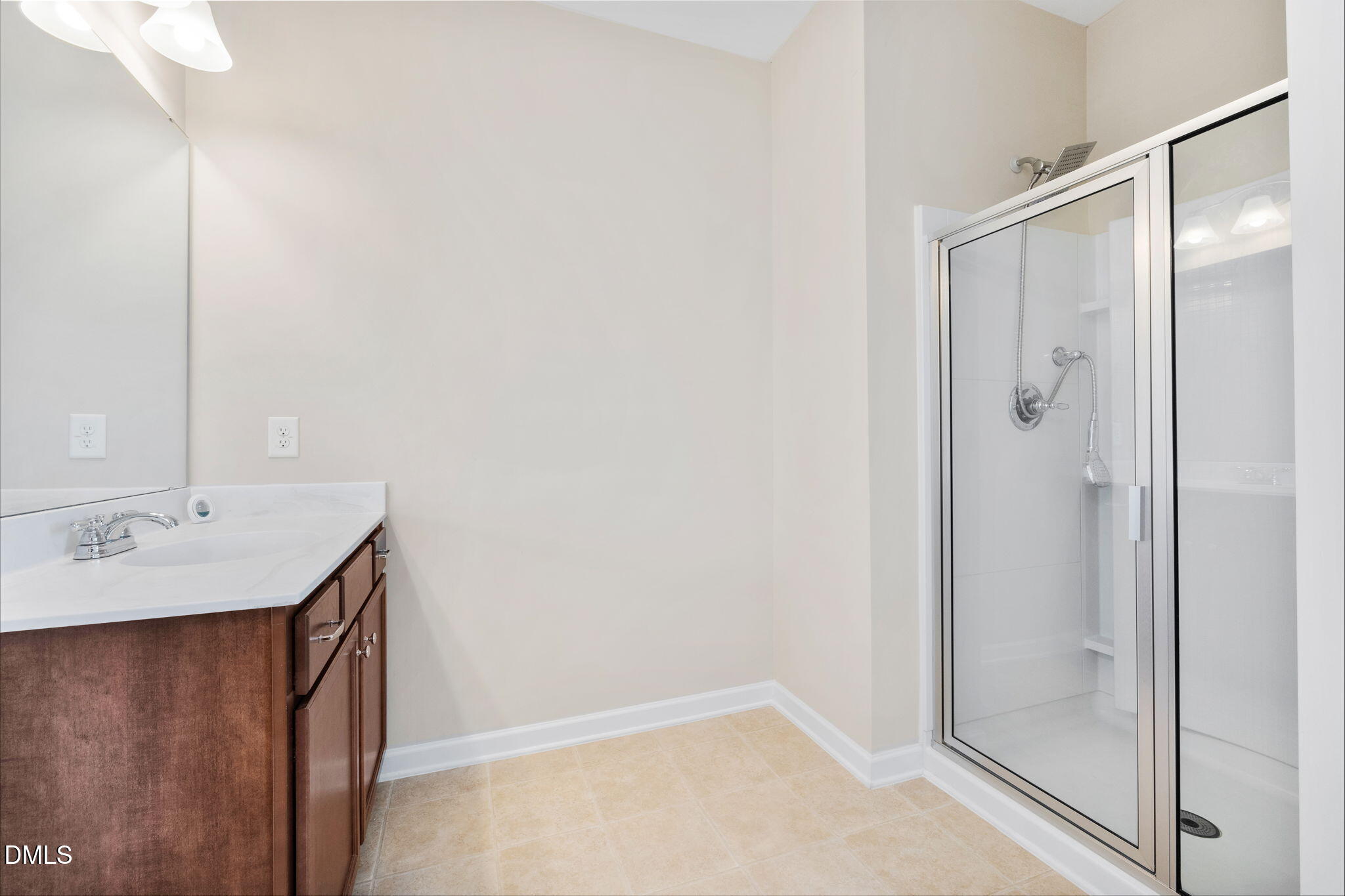 6806 Shane Drive Raleigh, NC 27610 - Photo 21 of 30 23-web-or-mls-DX3A9912