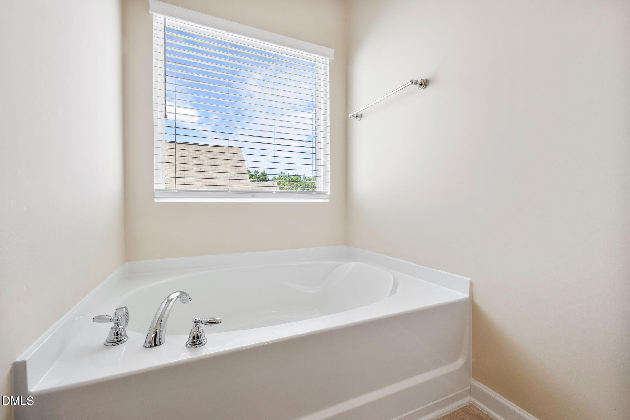 6806 Shane Drive Raleigh, NC 27610 - Photo 22 of 30 24-web-or-mls-DX3A9916