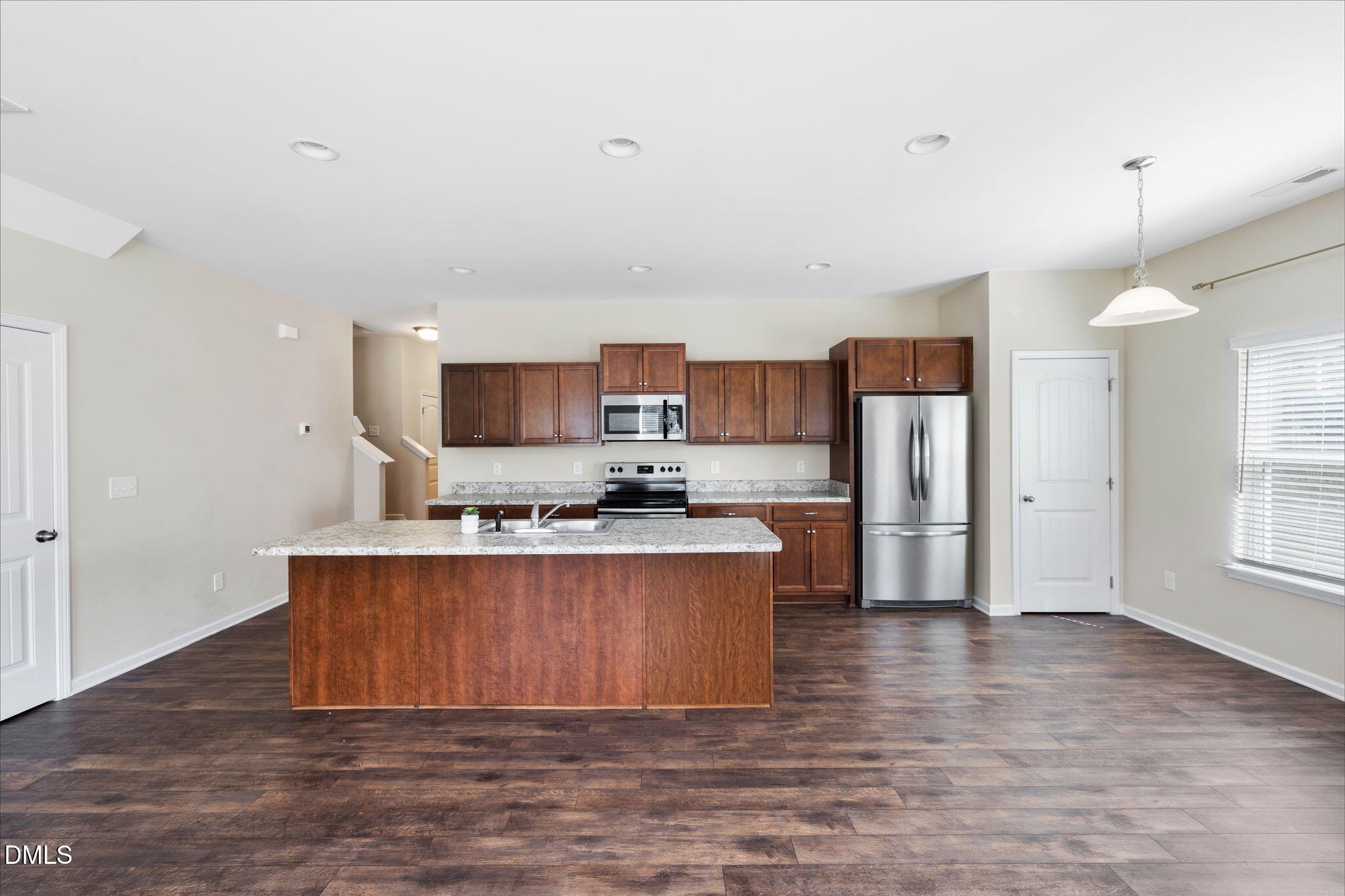 6806 Shane Drive Raleigh, NC 27610 - Photo 8 of 30 10-web-or-mls-DX3A9801