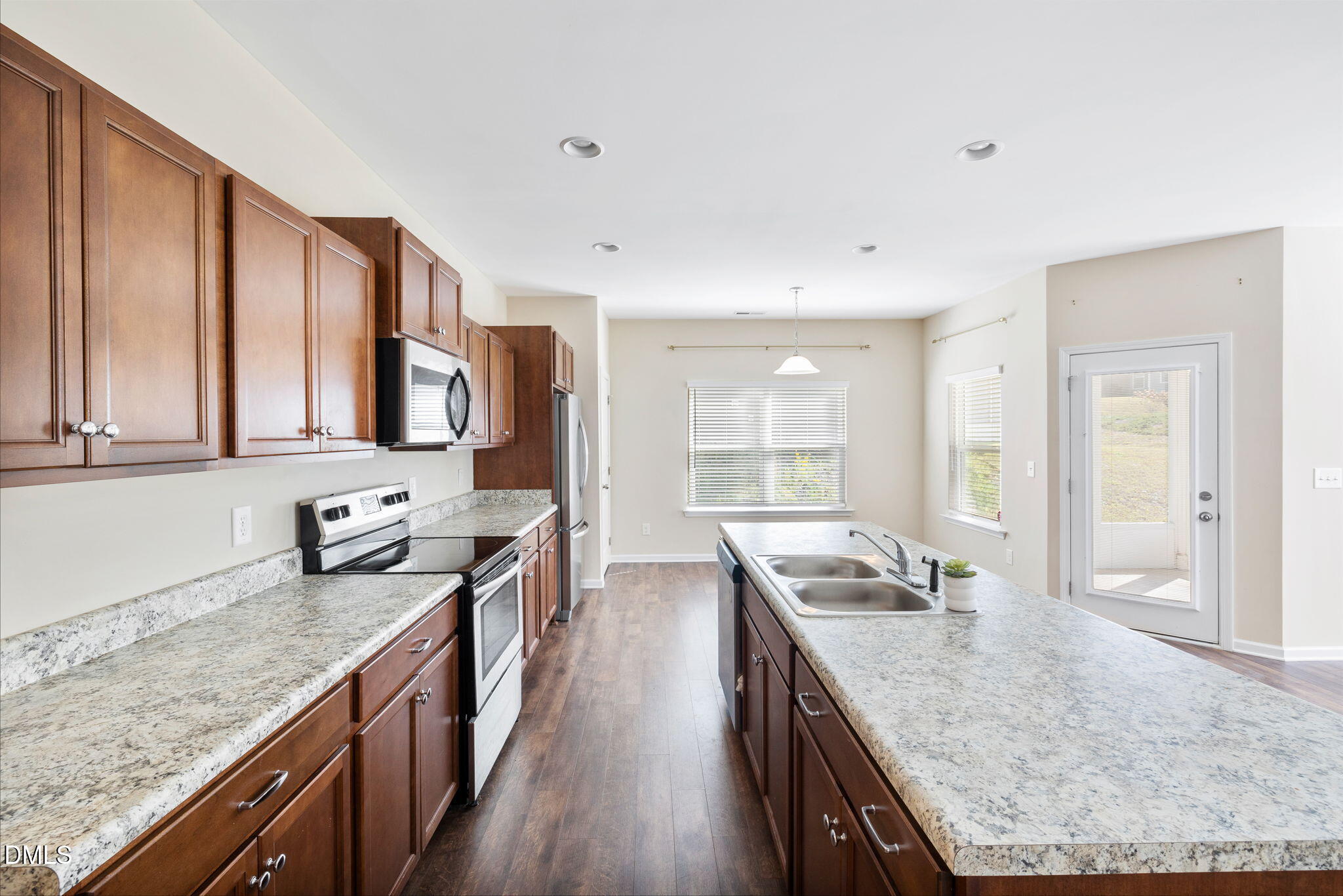 6806 Shane Drive Raleigh, NC 27610 - Photo 10 of 30 12-web-or-mls-DX3A9811