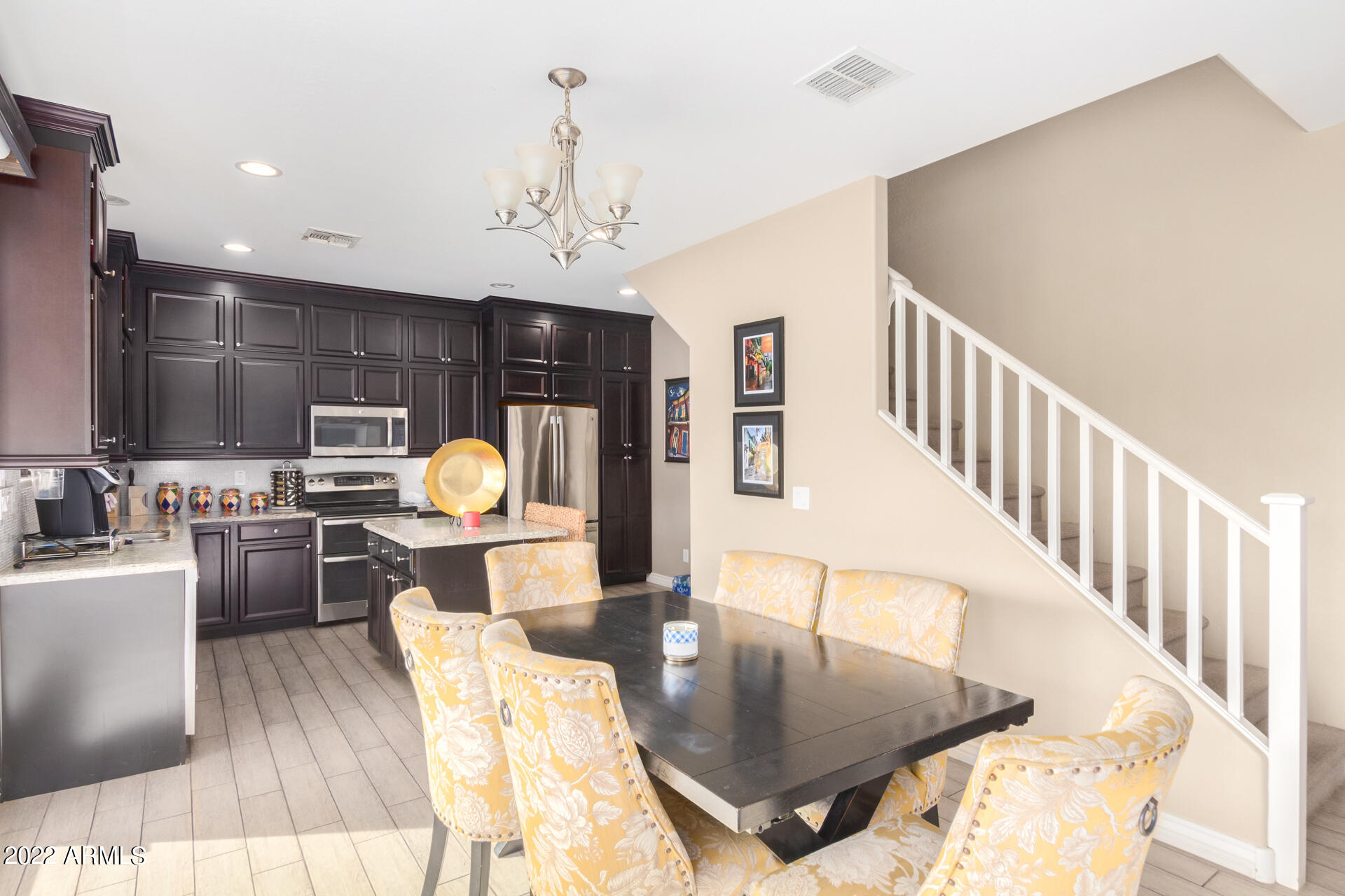 717 East Harwell Road Phoenix, AZ 85042 - Photo 13 of 49 8