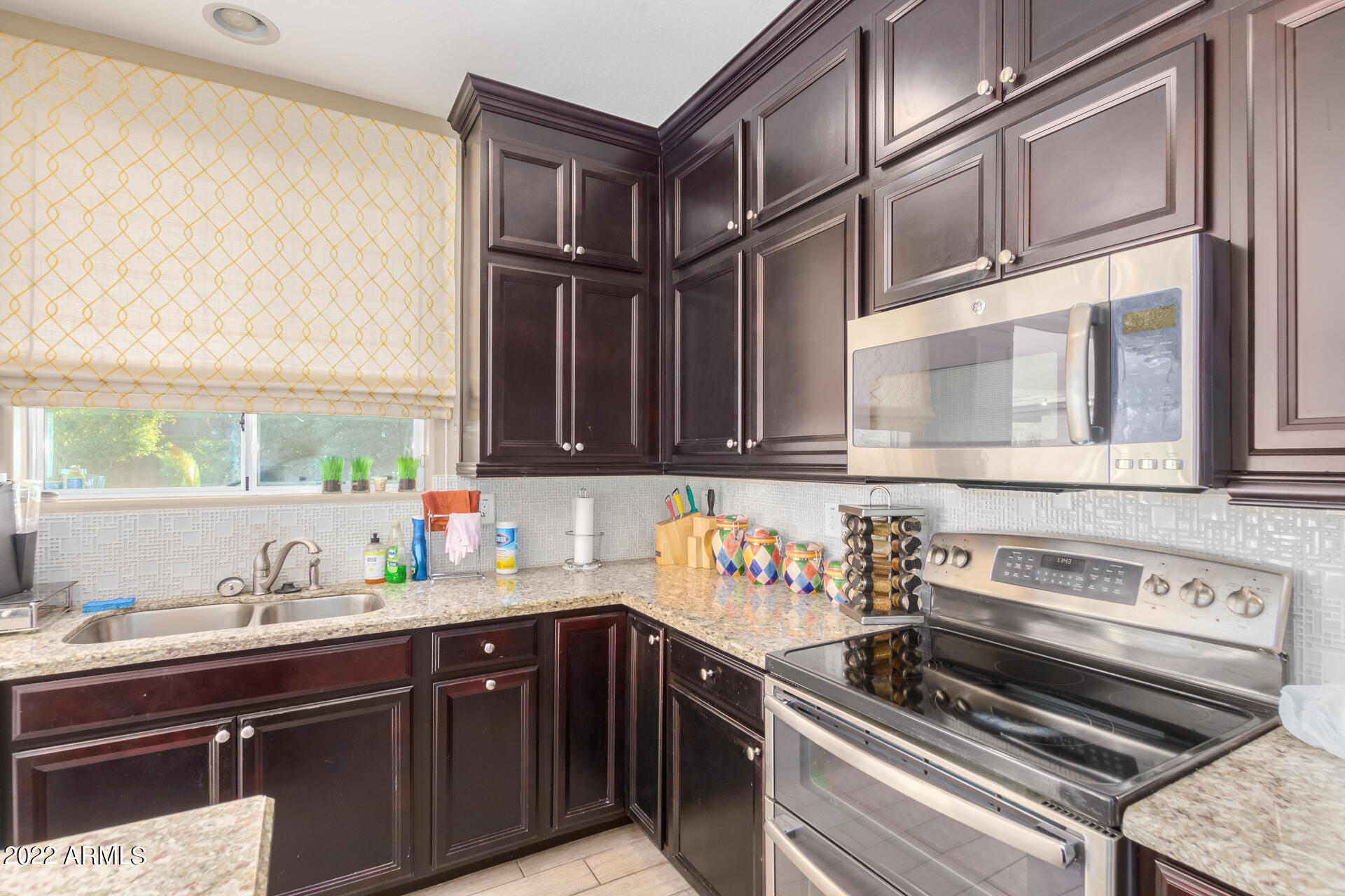 717 East Harwell Road Phoenix, AZ 85042 - Photo 19 of 49 16