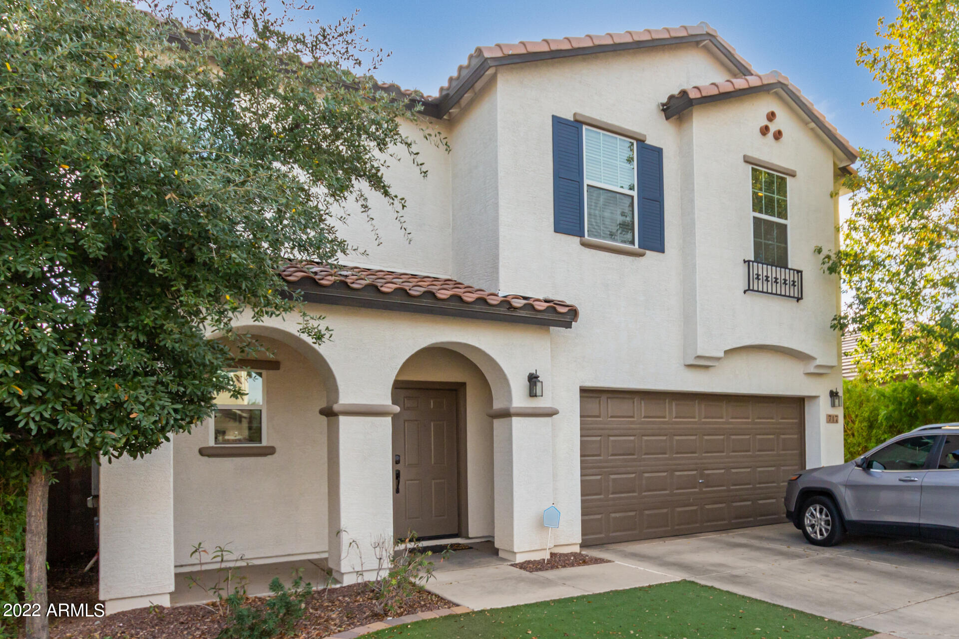 717 East Harwell Road Phoenix, AZ 85042 - Photo 4 of 49 1