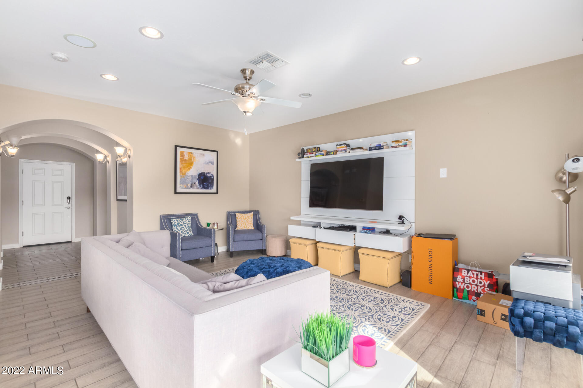 717 East Harwell Road Phoenix, AZ 85042 - Photo 8 of 49 5