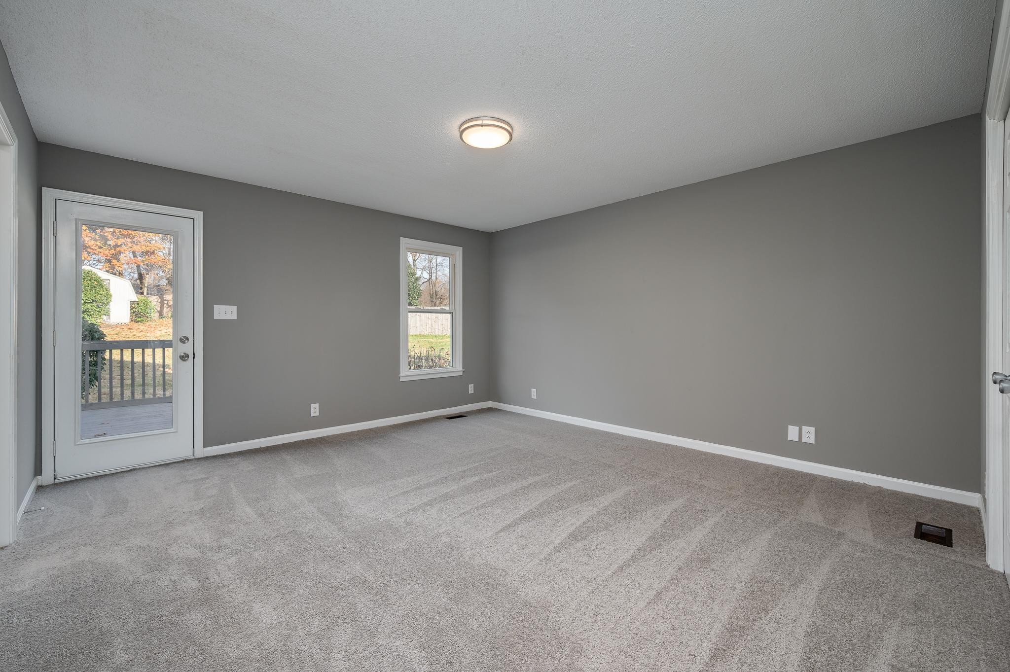 1365 West Rhett Butler Road Clarksville, TN 37042 - Photo 15 of 31 Gallery Image 15