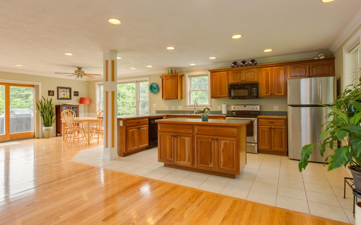 54 Sandown Road Danville, NH 03819 - Photo 13 of 37 Gallery Image 13