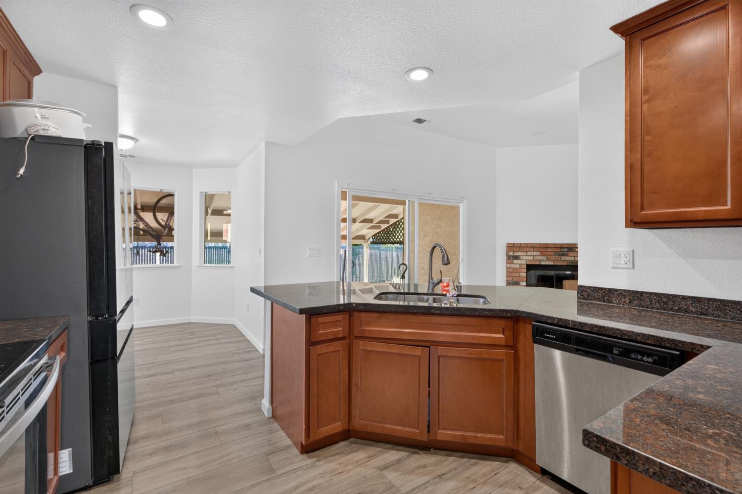 911 Toro Lane Lathrop, CA 95330 - Photo 9 of 45
