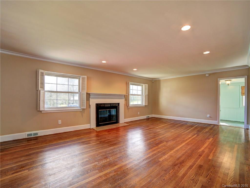 301 Heathwood Road Charlotte, NC 28211 - Photo 3 of 24 Gallery Image 3