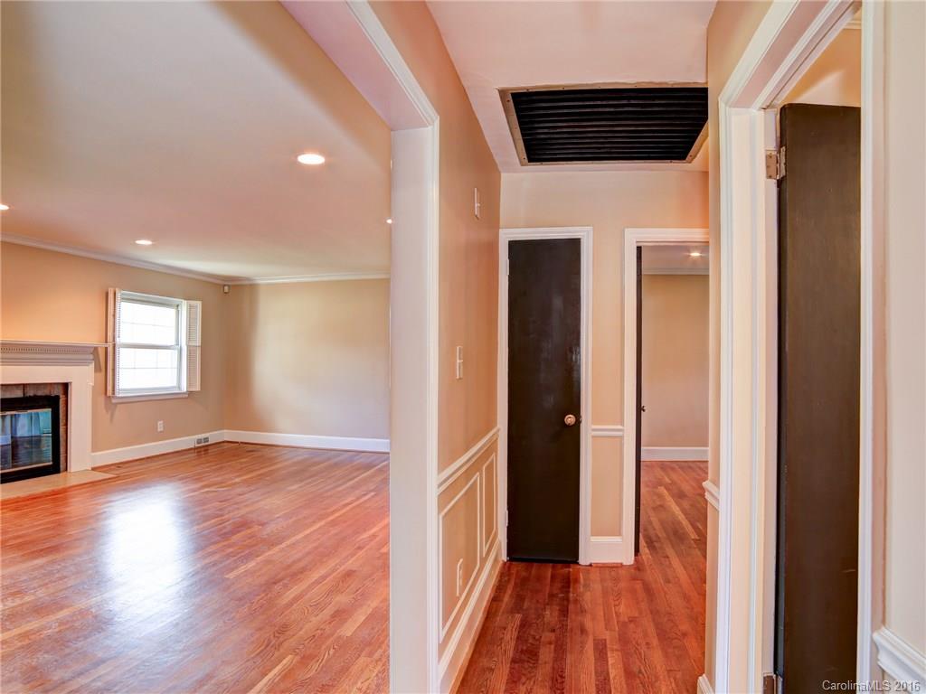 301 Heathwood Road Charlotte, NC 28211 - Photo 5 of 24 Gallery Image 5