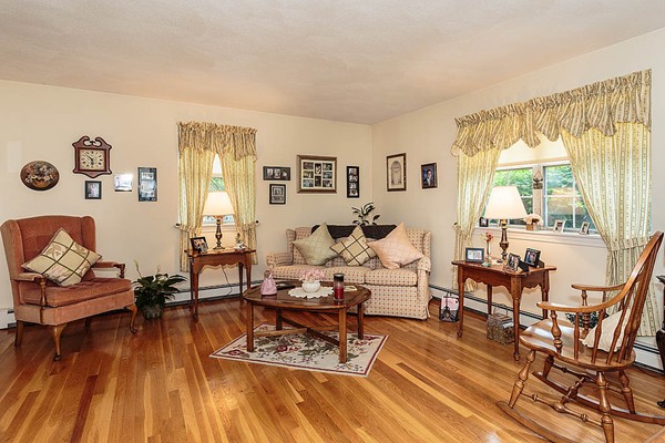 52 George Road, Unit 52 Winchester, MA 01890 - Photo 5 of 25