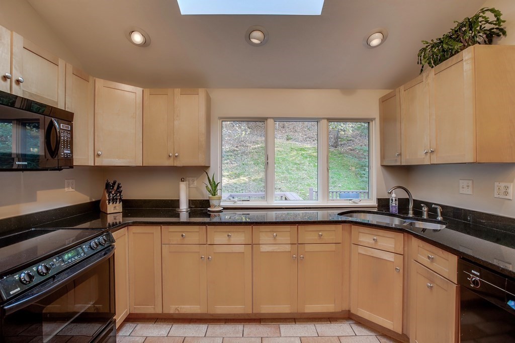 53 Burlington Road Bedford, MA 01730 - Photo 4 of 30 Gallery Image 4