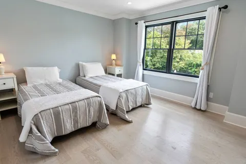 264 Magee Street, Southampton, NY 11968