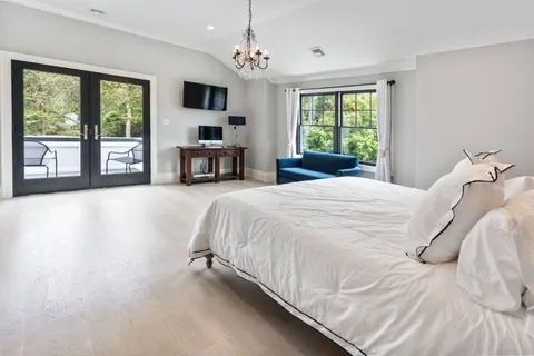 264 Magee Street, Southampton, NY 11968