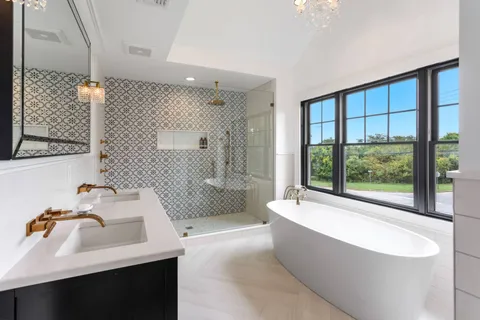 264 Magee Street, Southampton, NY 11968