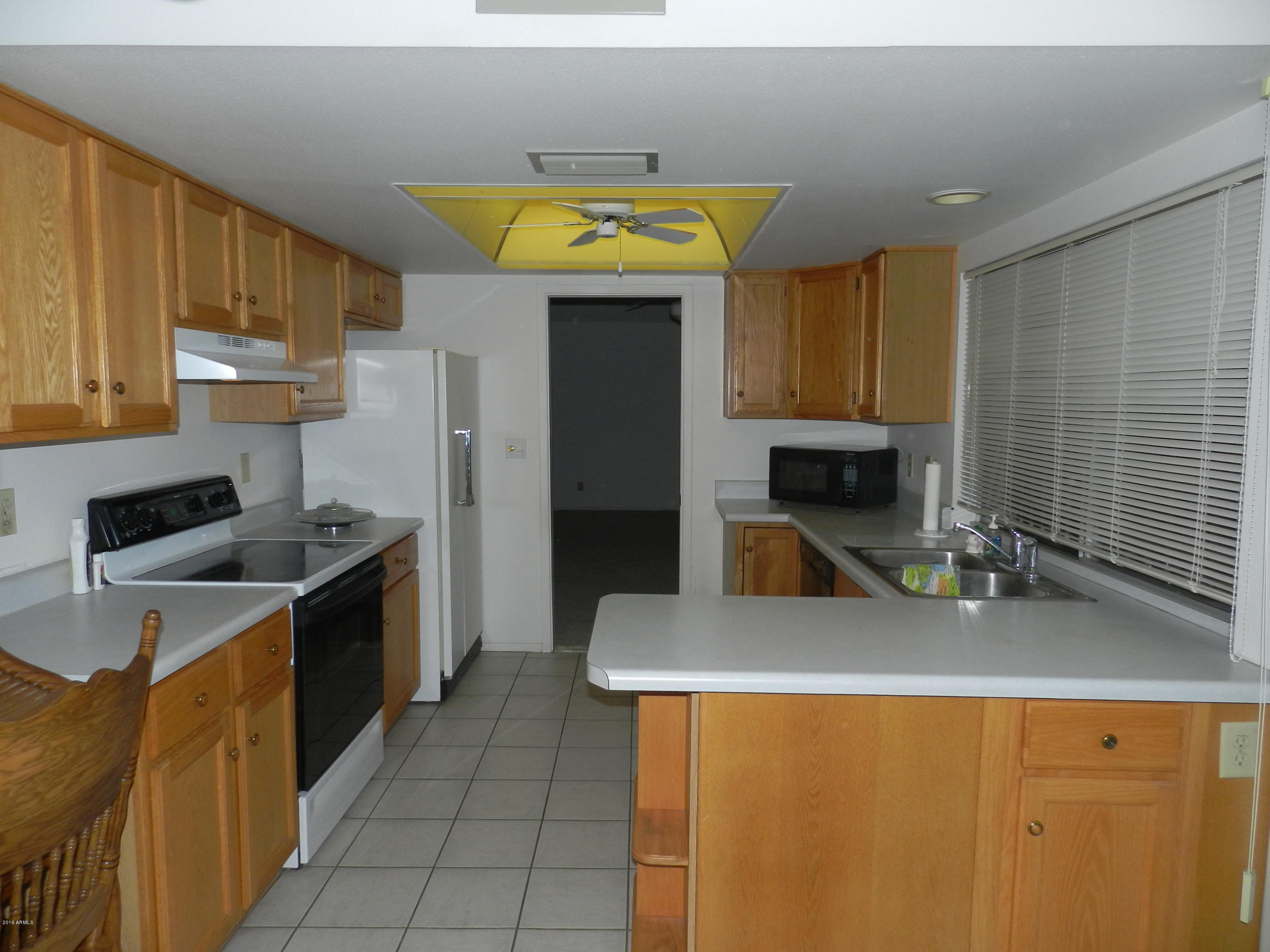 4041 West Griswold Road Phoenix, AZ 85051 - Photo 8 of 25 DSCN3162