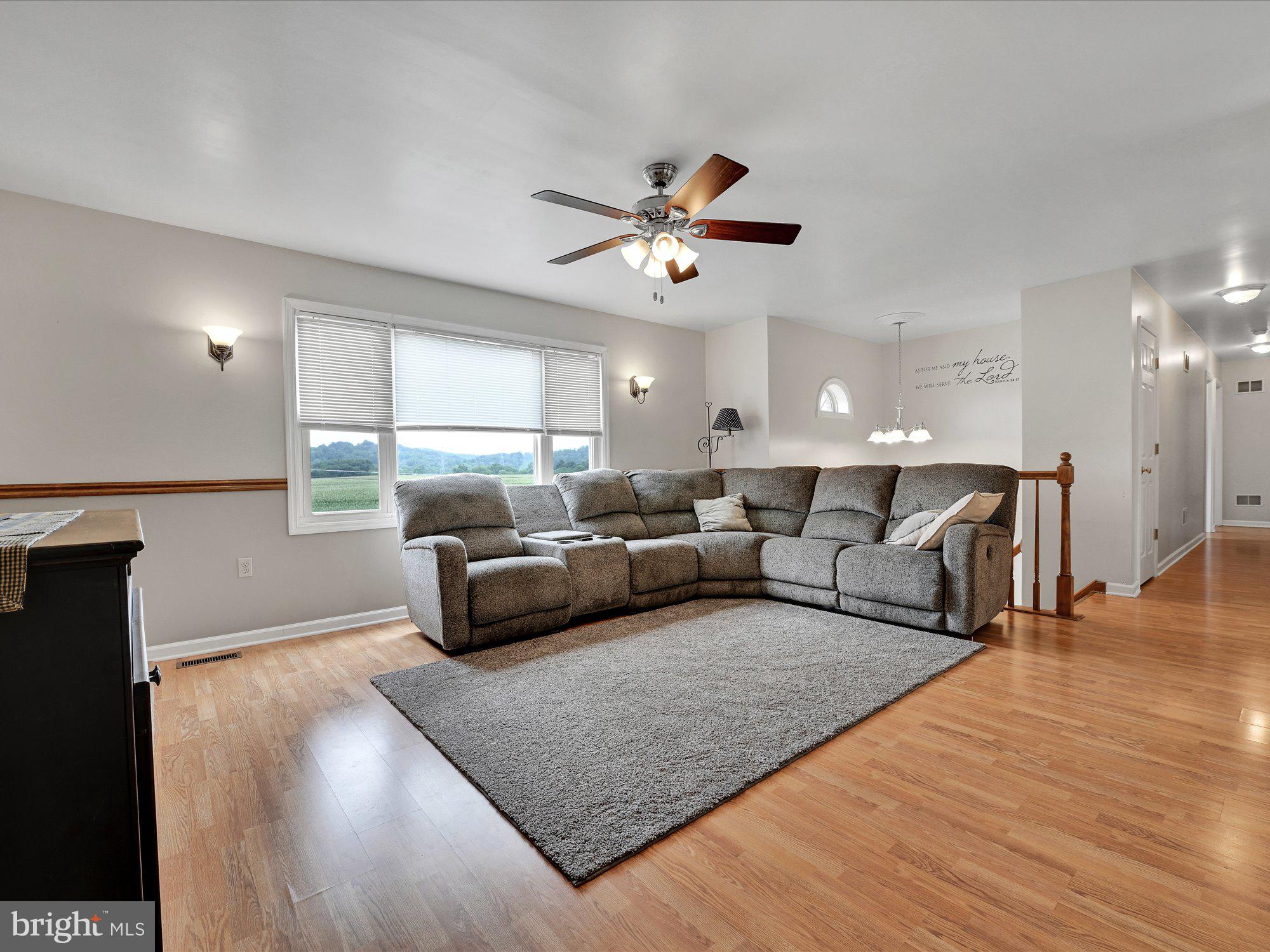 27 Parkside Inn Road Bernville, PA 19506 - Photo 6 of 33 Gallery Image 6