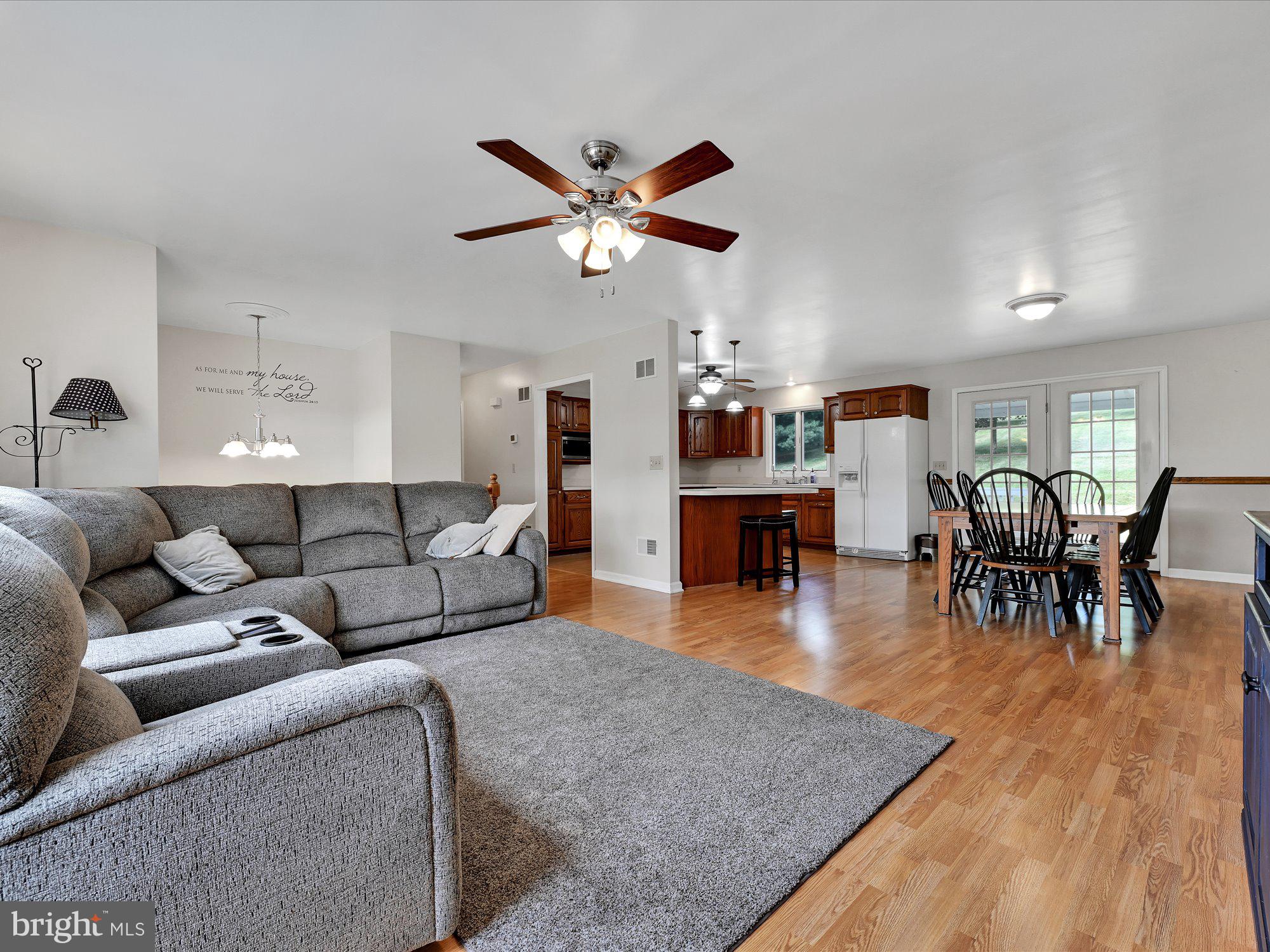 27 Parkside Inn Road Bernville, PA 19506 - Photo 7 of 33 Gallery Image 7