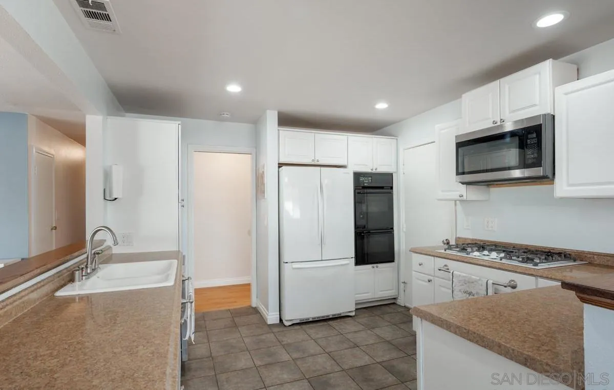 1411 Cornwall Street Spring Valley, CA 91977 - Photo 4 of 23