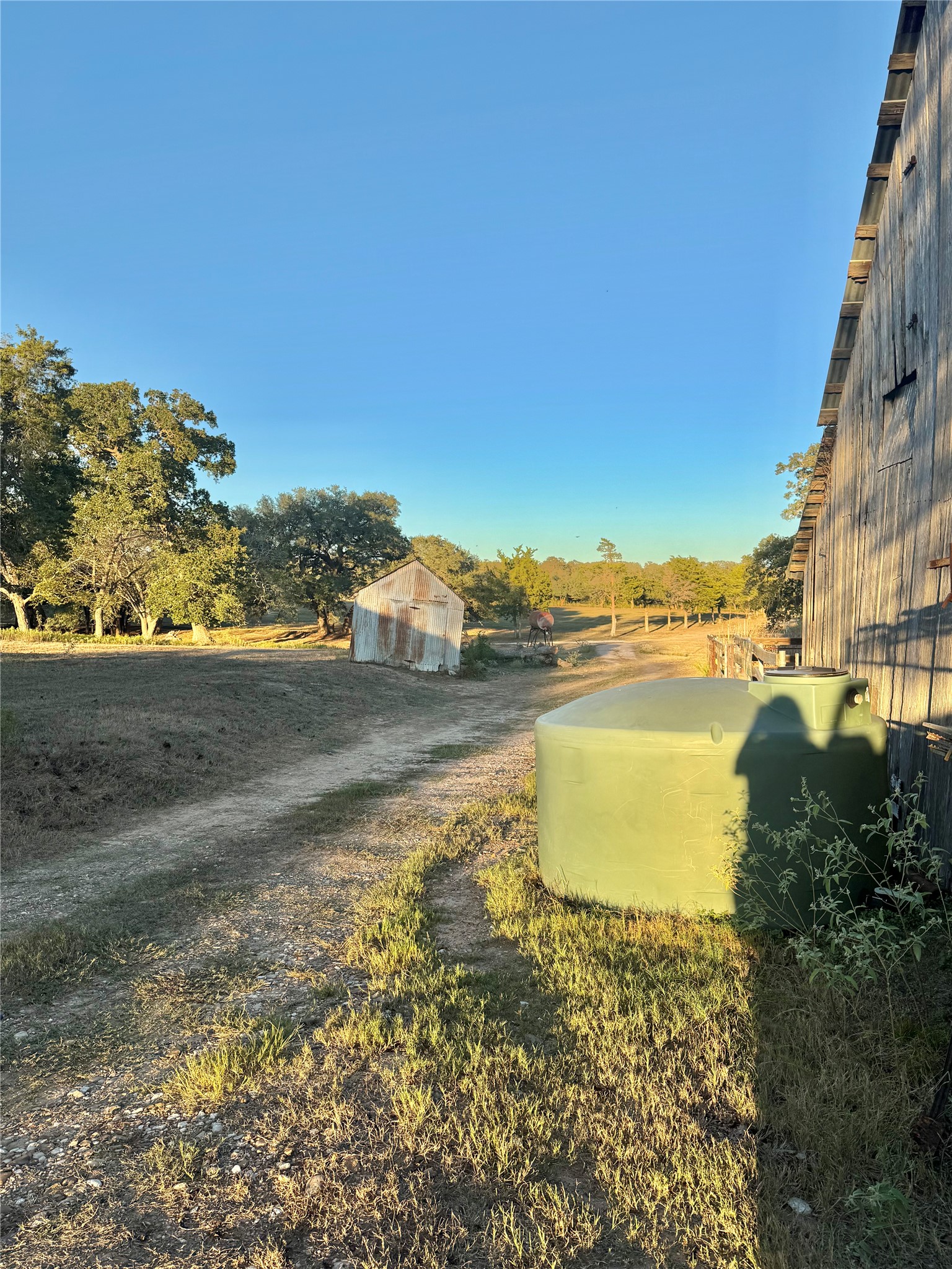 2636 East Fm 532 Schulenburg, TX 78956 - Photo 5 of 40 a view of an ocean