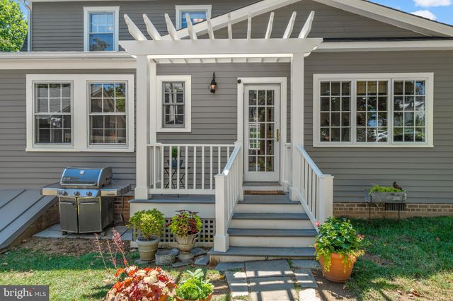 $1,575,000 | 6060 Woodmont Road, Alexandria, VA 22307