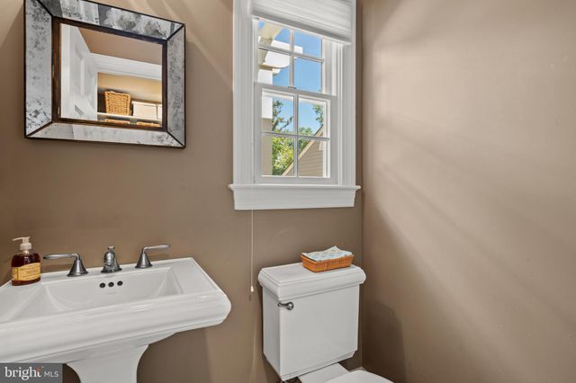 $1,575,000 | 6060 Woodmont Road, Alexandria, VA 22307