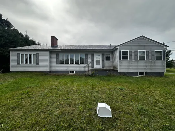 $169,900 | 13 Montgomery Avenue, Caribou, ME 04736
