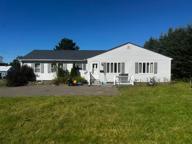 $169,900 | 13 Montgomery Avenue, Caribou, ME 04736