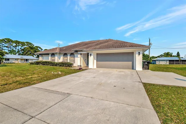 $2,850 | 1321 Southeast Airoso Boulevard, Port St. Lucie, FL 34983