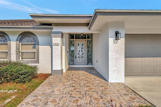 $2,850 | 1321 Southeast Airoso Boulevard, Port St. Lucie, FL 34983