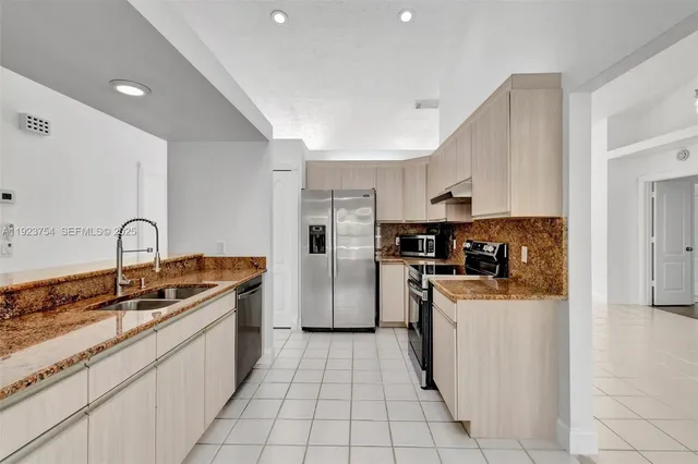 $2,850 | 1321 Southeast Airoso Boulevard, Port St. Lucie, FL 34983