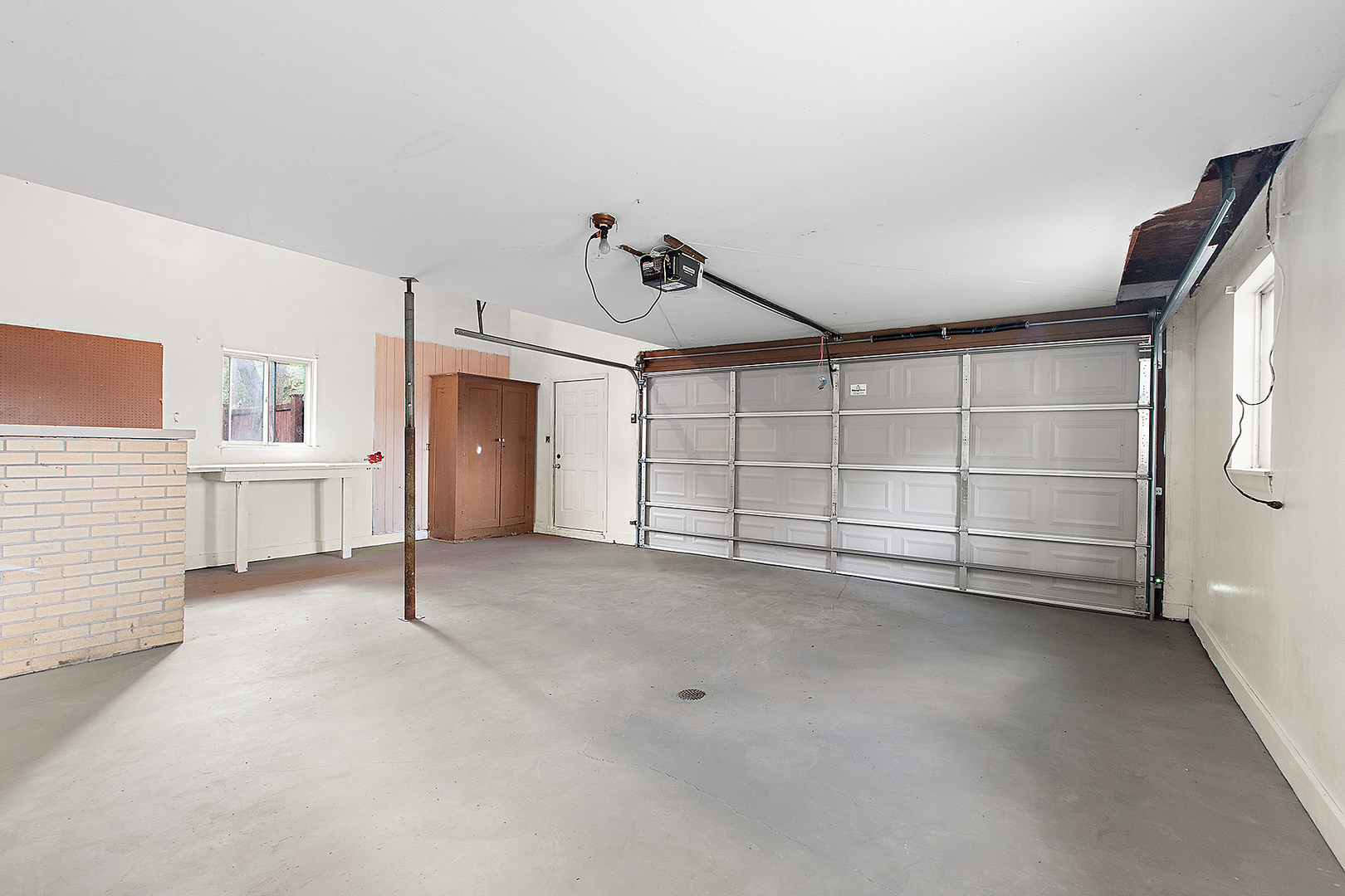 1400 Eunice Avenue Joliet, IL 60433 - Photo 19 of 34 a view of a livingroom with closet
