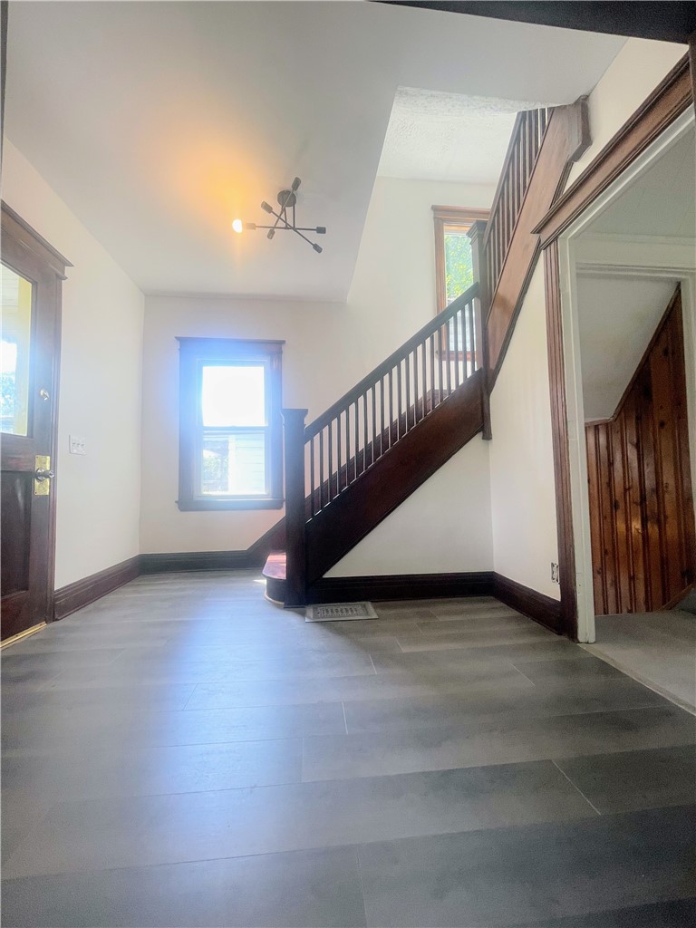 210 Cedarwood Terrace Rochester, NY 14609 - Photo 10 of 30