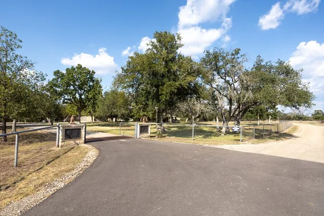 $2,399,800 | 556 Cliff View Loop, Harper, TX 78631