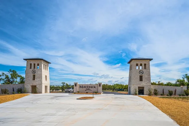 $2,399,800 | 556 Cliff View Loop, Harper, TX 78631