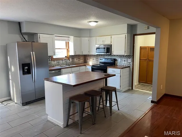 $275,000 | 10362 Old 8 Highway, Mineral Point, MO 63660