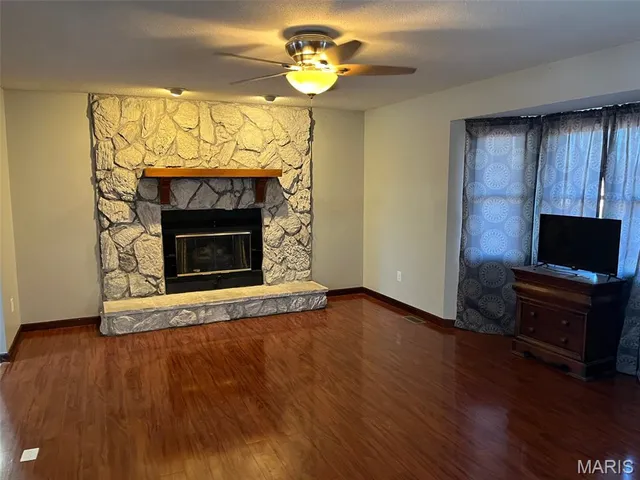 $275,000 | 10362 Old 8 Highway, Mineral Point, MO 63660