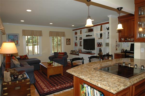 52 Ridge Road Milton, MA 02186 - Photo 8 of 26 Gallery Image 8