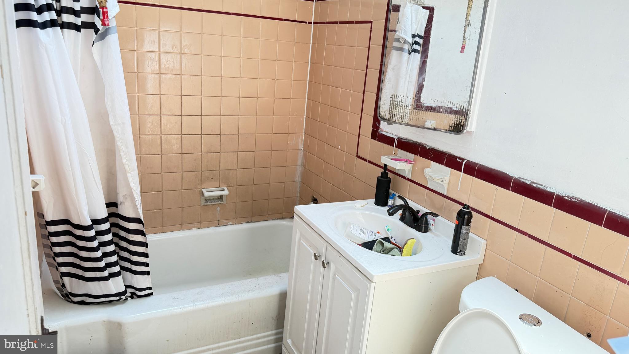 7434 Gilbert Street Philadelphia, PA 19138 - Photo 6 of 10
